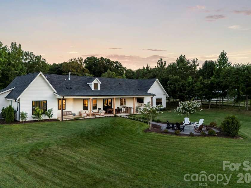 2378 Bridgewater Road, Rock Hill, SC 29730.  MLS# CAR4392805, YatesRealty ID 31632. 