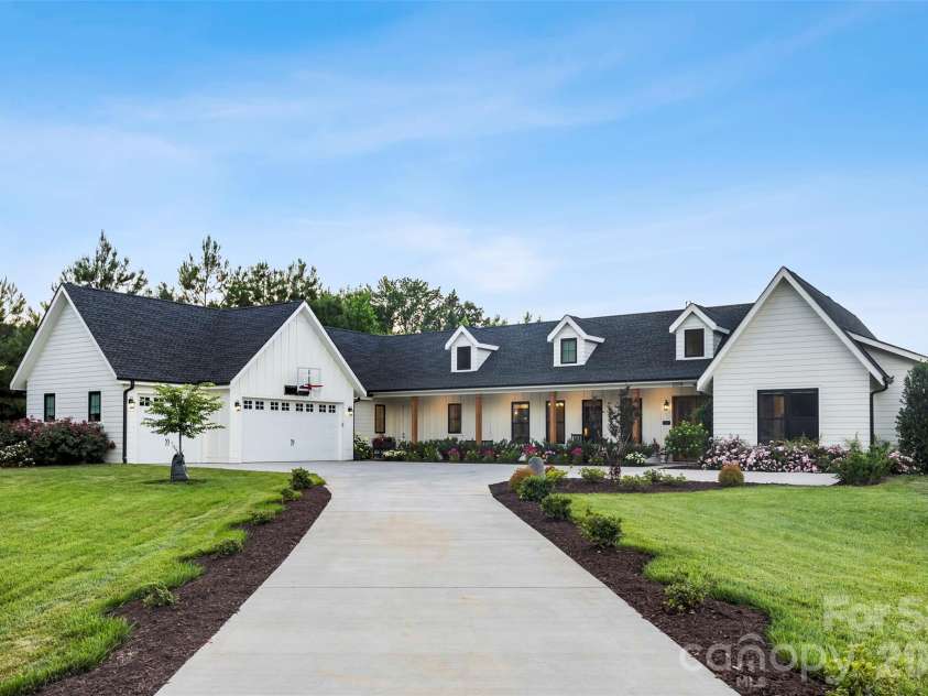 2378 Bridgewater Road, Rock Hill, SC 29730.  MLS# CAR4392805, YatesRealty ID 31632. 