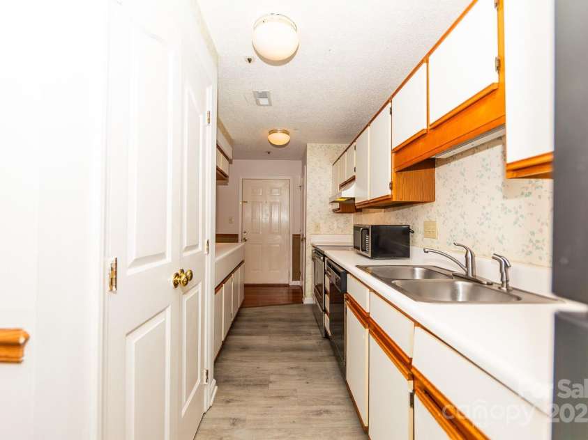 7330 Rose Terrace Court, Charlotte, NC 28215.  MLS# CAR4288319, YatesRealty ID 31632. 