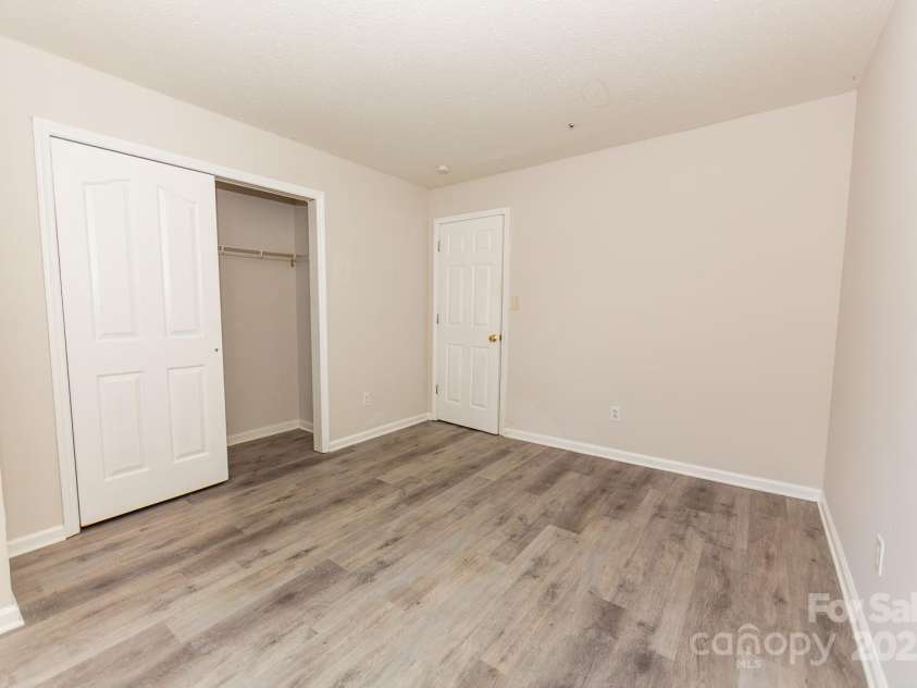 7330 Rose Terrace Court, Charlotte, NC 28215.  MLS# CAR4288319, YatesRealty ID 31632. 