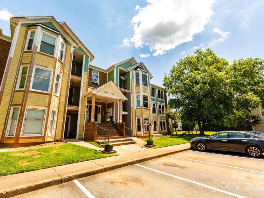 7330 Rose Terrace Court, Charlotte, NC 28215.  MLS# CAR4288319, YatesRealty ID 31632. 
