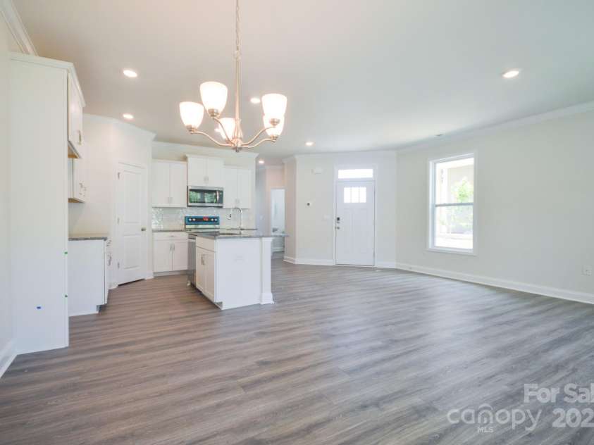 362 Creekview Road, Hendersonville, NC 28792.  MLS# CAR4286506, YatesRealty ID 31633. Photos are representative