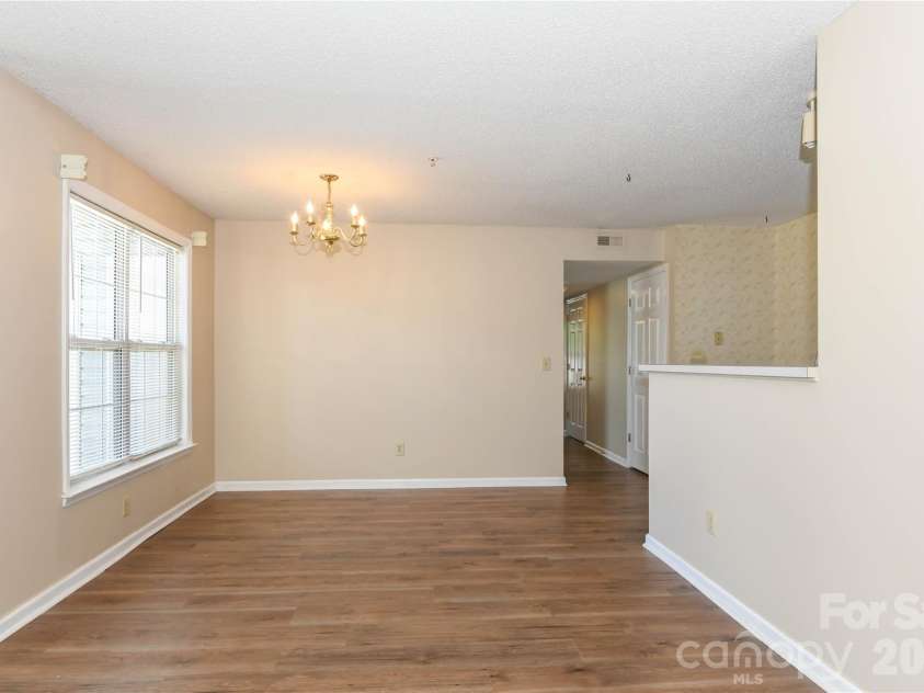 5008 Lawndale Drive, Greensboro, NC 27455.  MLS# CAR4395458, YatesRealty ID 31633. Dining Room