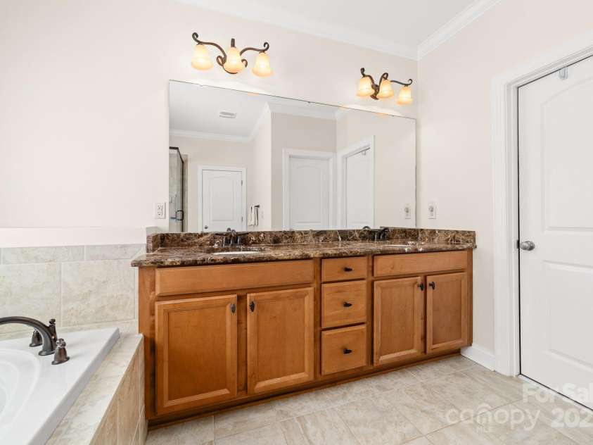 10321 Lemington Drive, Mint Hill, NC 28227.  MLS# CAR4269463, YatesRealty ID 31634. 