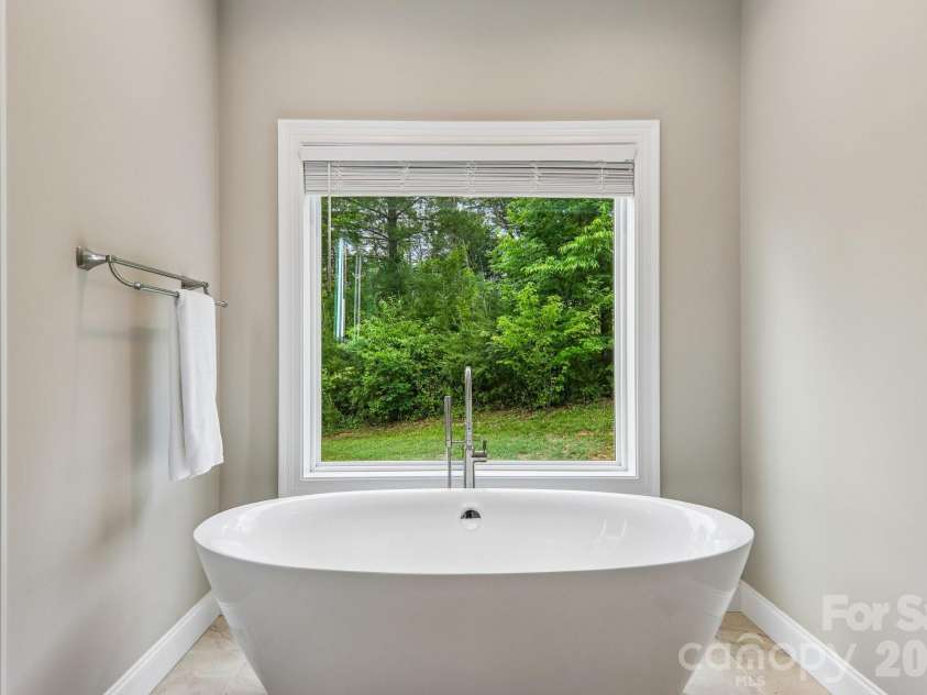 106 Saddle Ridge Drive, Alexander, NC 28701.  MLS# CAR4392356, YatesRealty ID 31634. 