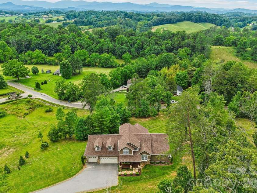 106 Saddle Ridge Drive, Alexander, NC 28701.  MLS# CAR4392356, YatesRealty ID 31634. 