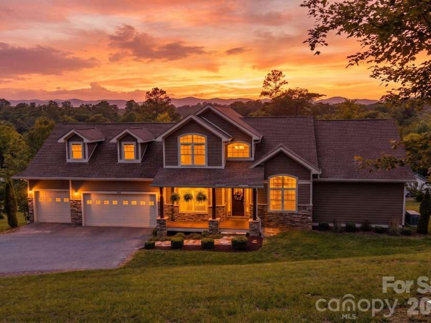 106 Saddle Ridge Drive, Alexander, NC 28701.  MLS# CAR4392356, YatesRealty ID 31634. Virtually Enhanced