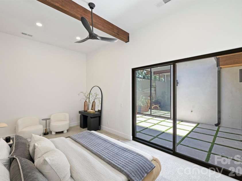 704 Charles Avenue, Charlotte, NC 28205.  MLS# CAR4393616, YatesRealty ID 31635. 