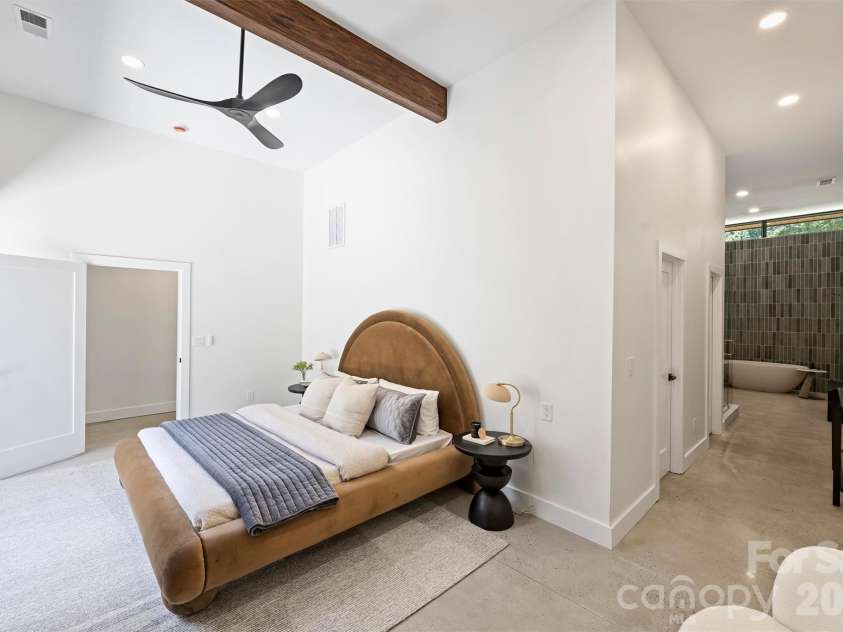 704 Charles Avenue, Charlotte, NC 28205.  MLS# CAR4393616, YatesRealty ID 31635. 