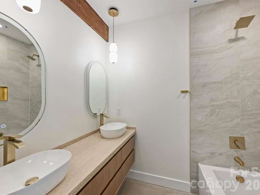 704 Charles Avenue, Charlotte, NC 28205.  MLS# CAR4393616, YatesRealty ID 31635. 