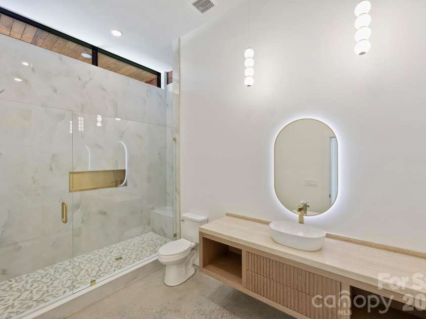 704 Charles Avenue, Charlotte, NC 28205.  MLS# CAR4393616, YatesRealty ID 31635. 
