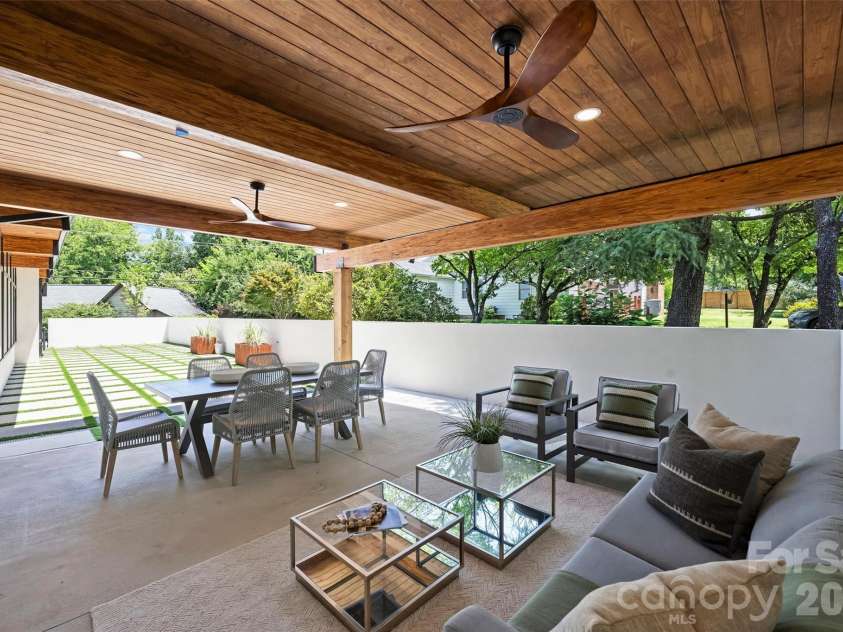 704 Charles Avenue, Charlotte, NC 28205.  MLS# CAR4393616, YatesRealty ID 31635. 