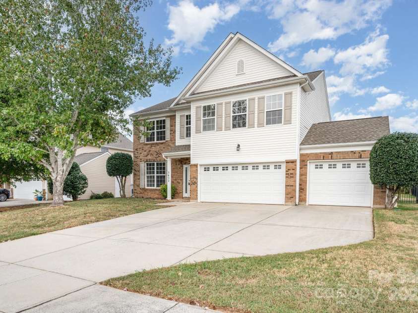 5632 Verrazano Drive, Waxhaw, NC 28173.  MLS# CAR4311987, YatesRealty ID 31637. 