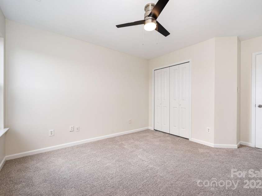 5632 Verrazano Drive, Waxhaw, NC 28173.  MLS# CAR4311987, YatesRealty ID 31637. 