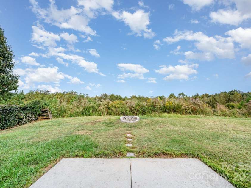 5632 Verrazano Drive, Waxhaw, NC 28173.  MLS# CAR4311987, YatesRealty ID 31637. 