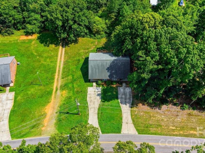 800 Horseshoe Lake Road, Lincolnton, NC 28092.  MLS# CAR4392995, YatesRealty ID 31637. 