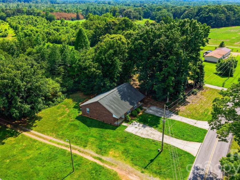 800 Horseshoe Lake Road, Lincolnton, NC 28092.  MLS# CAR4392995, YatesRealty ID 31637. 