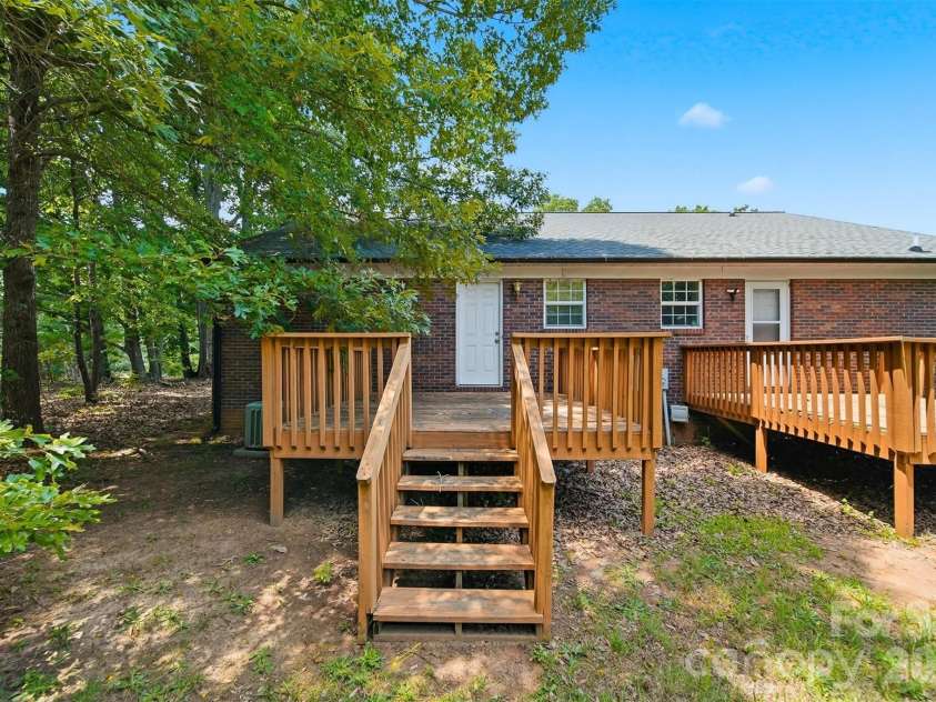 800 Horseshoe Lake Road, Lincolnton, NC 28092.  MLS# CAR4392995, YatesRealty ID 31637. 