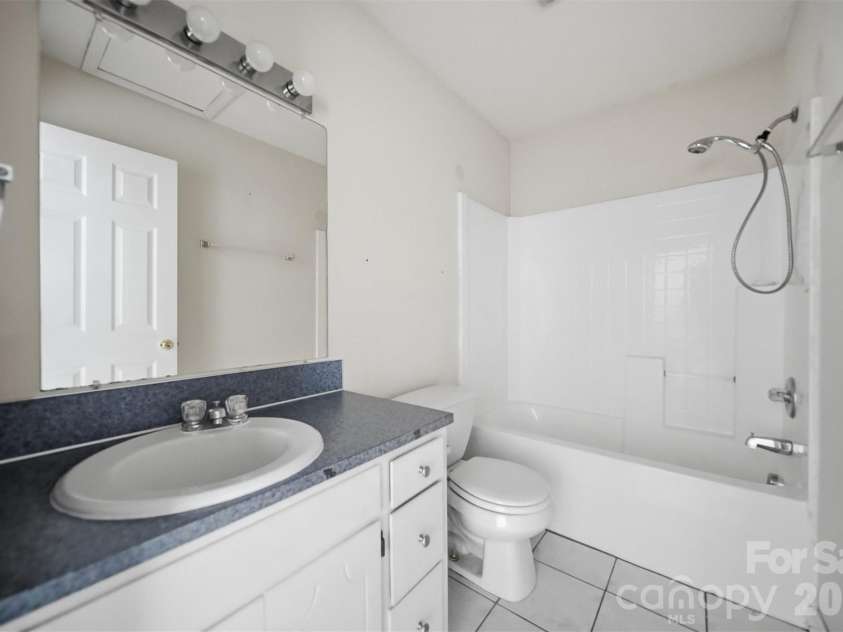 800 Horseshoe Lake Road, Lincolnton, NC 28092.  MLS# CAR4392995, YatesRealty ID 31637. 