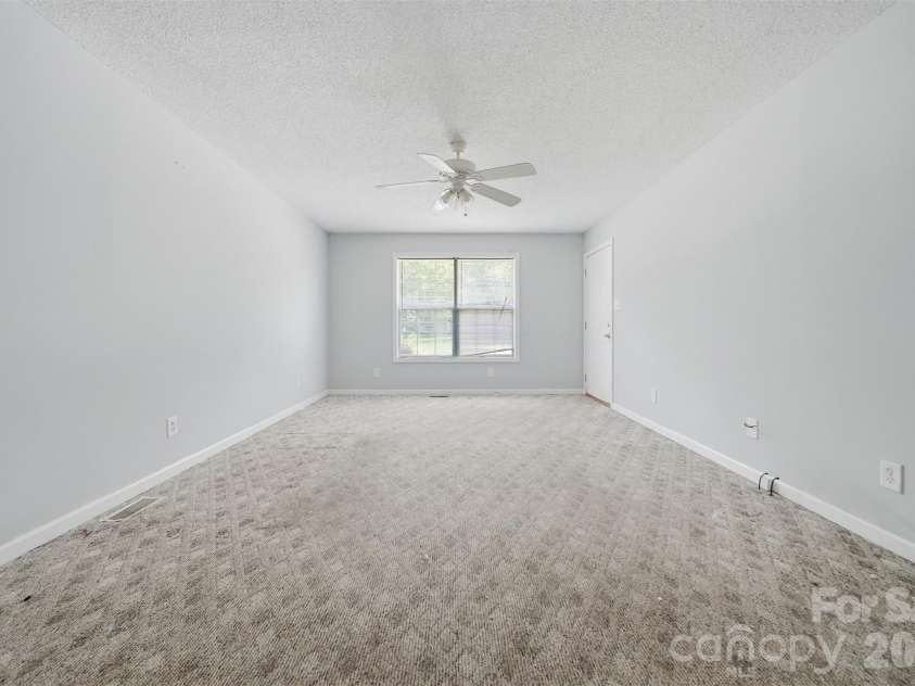 800 Horseshoe Lake Road, Lincolnton, NC 28092.  MLS# CAR4392995, YatesRealty ID 31637. 
