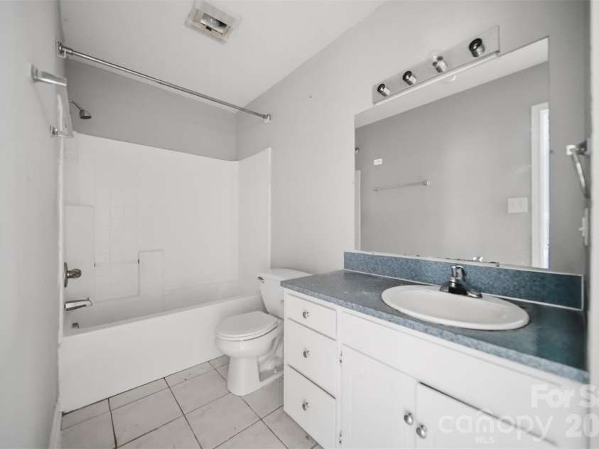 800 Horseshoe Lake Road, Lincolnton, NC 28092.  MLS# CAR4392995, YatesRealty ID 31637. 