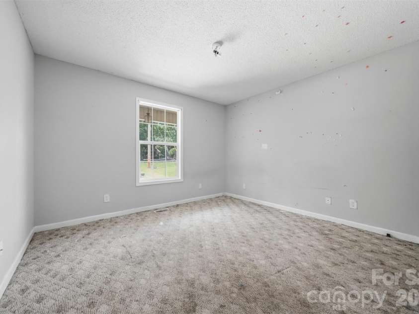800 Horseshoe Lake Road, Lincolnton, NC 28092.  MLS# CAR4392995, YatesRealty ID 31637. 