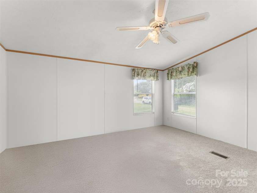 741 Old Sunset Hill Road, Hendersonville, NC 28792.  MLS# CAR4288577, YatesRealty ID 31638. 