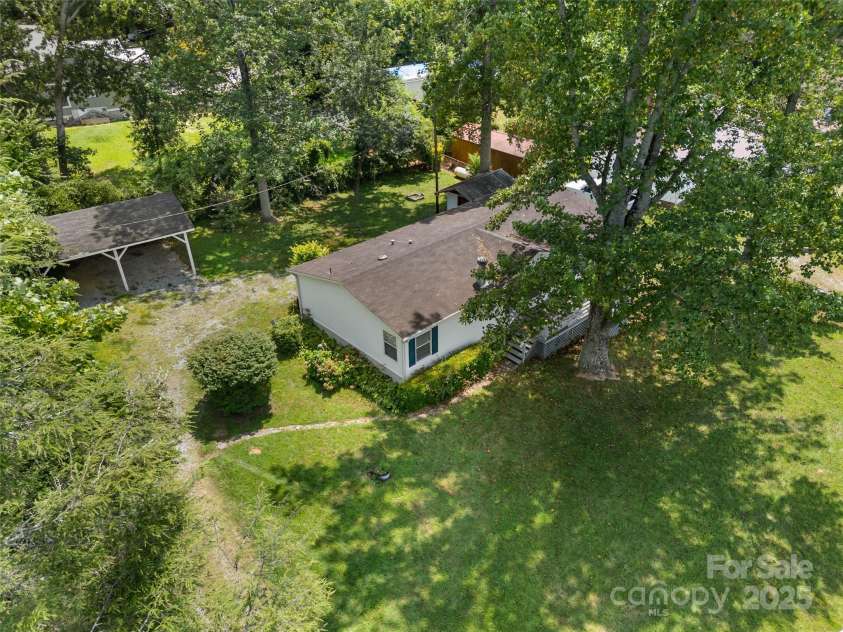 741 Old Sunset Hill Road, Hendersonville, NC 28792.  MLS# CAR4288577, YatesRealty ID 31638. 