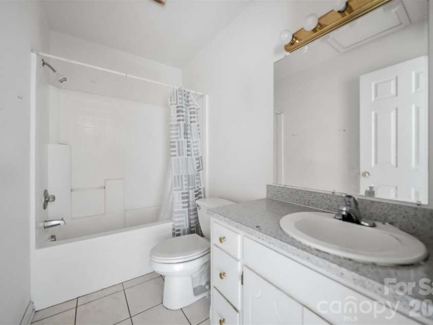 820 Horseshoe Lake Road, Lincolnton, NC 28092.  MLS# CAR4393688, YatesRealty ID 31638. 