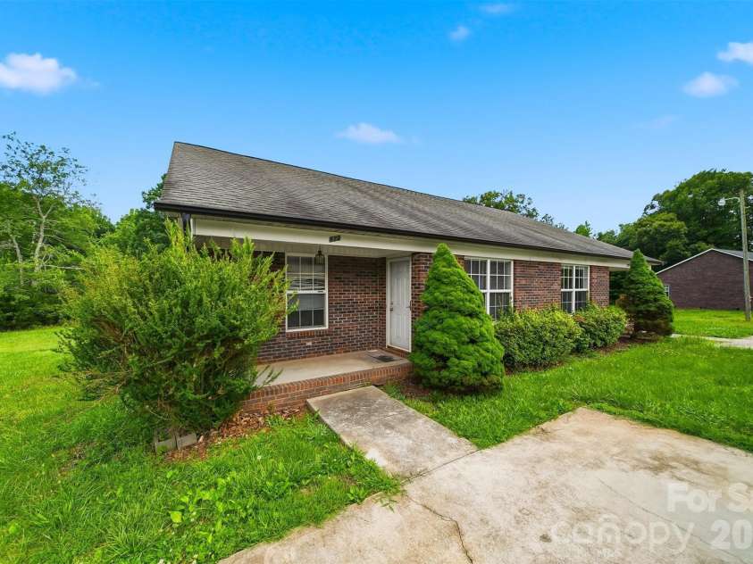 820 Horseshoe Lake Road, Lincolnton, NC 28092.  MLS# CAR4393688, YatesRealty ID 31638. 