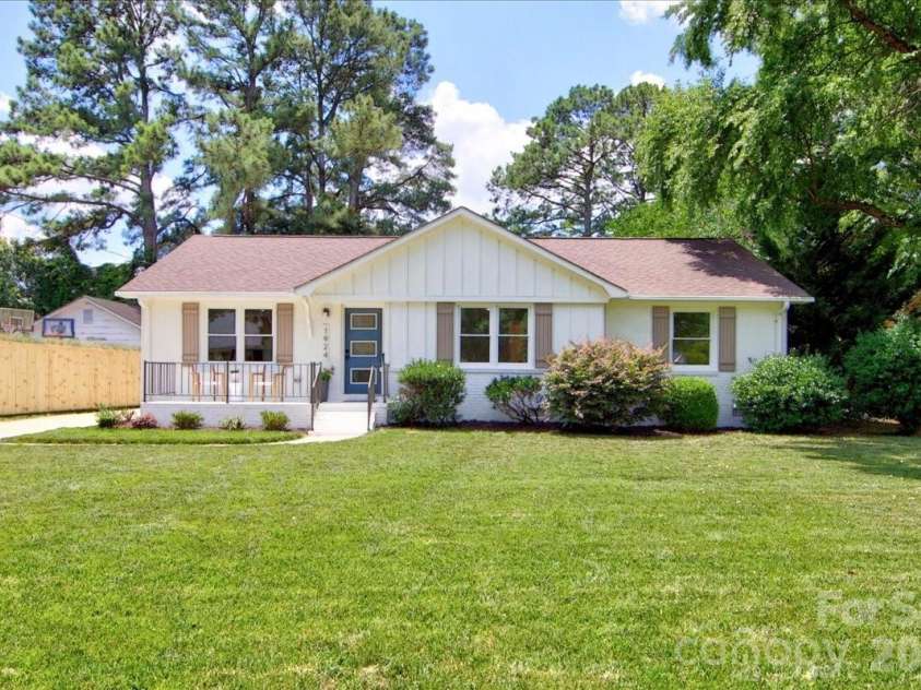 1924 Bentley Place, Charlotte, NC 28205.  MLS# CAR4394829, YatesRealty ID 31639. 