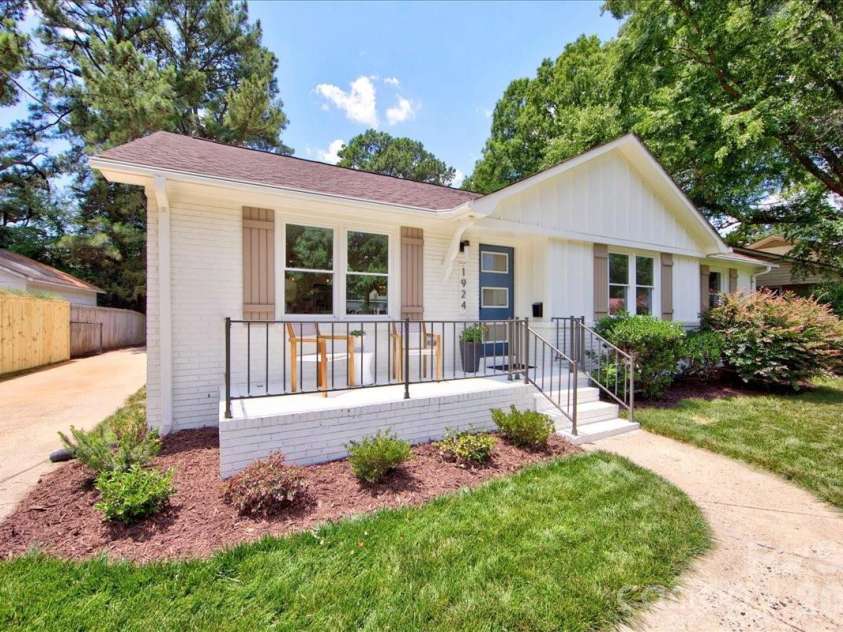 1924 Bentley Place, Charlotte, NC 28205.  MLS# CAR4394829, YatesRealty ID 31639. 
