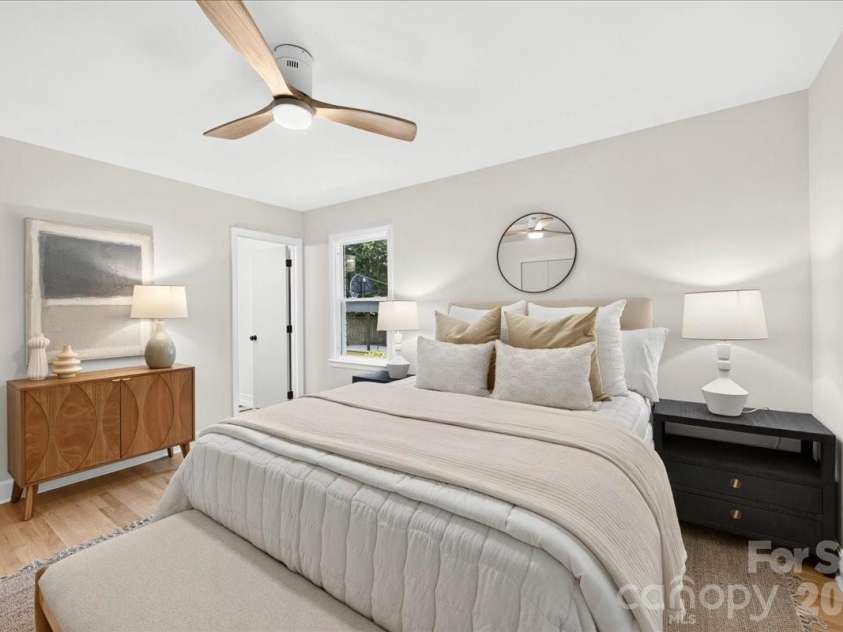 1924 Bentley Place, Charlotte, NC 28205.  MLS# CAR4394829, YatesRealty ID 31639. 