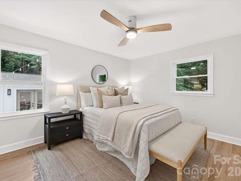 1924 Bentley Place, Charlotte, NC 28205.  MLS# CAR4394829, YatesRealty ID 31639. 