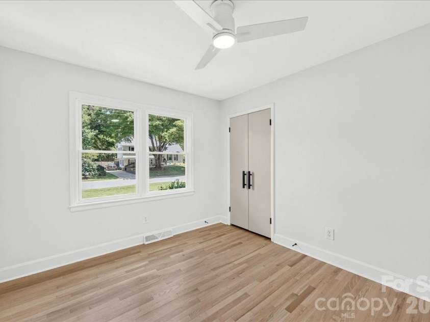 1924 Bentley Place, Charlotte, NC 28205.  MLS# CAR4394829, YatesRealty ID 31639. 