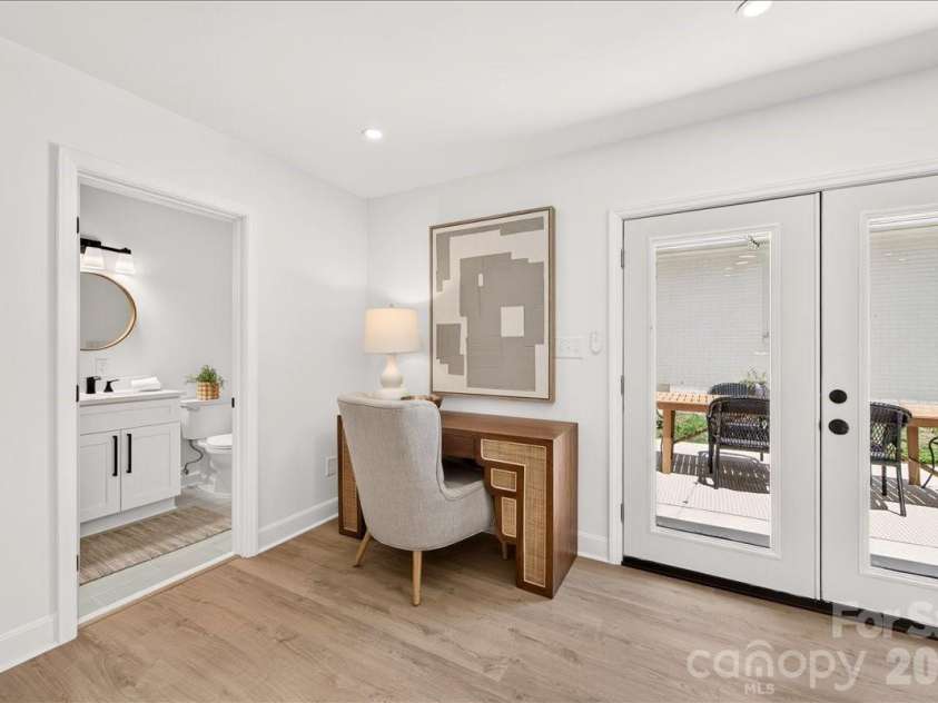 1924 Bentley Place, Charlotte, NC 28205.  MLS# CAR4394829, YatesRealty ID 31639. 