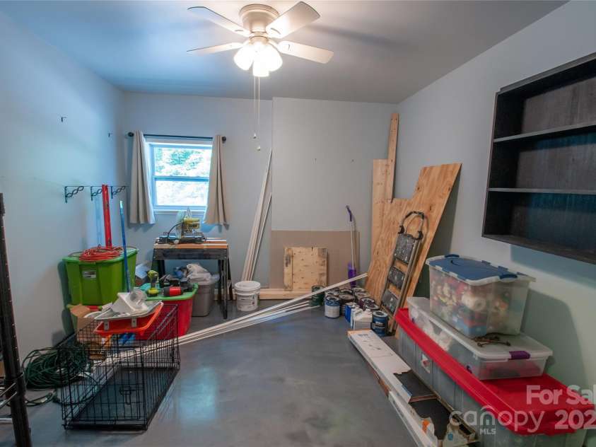 2540 Heritage Circle, Statesville, NC 28625.  MLS# CAR4246736, YatesRealty ID 31639. 2nd basement bedroom
