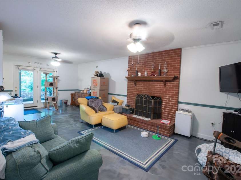 2540 Heritage Circle, Statesville, NC 28625.  MLS# CAR4246736, YatesRealty ID 31639. 