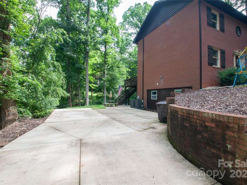 2540 Heritage Circle, Statesville, NC 28625.  MLS# CAR4246736, YatesRealty ID 31639. 