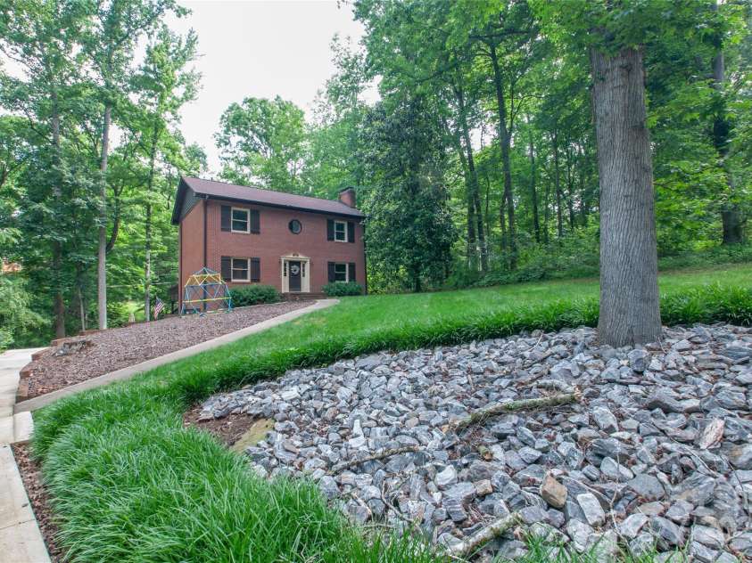 2540 Heritage Circle, Statesville, NC 28625.  MLS# CAR4246736, YatesRealty ID 31639. 