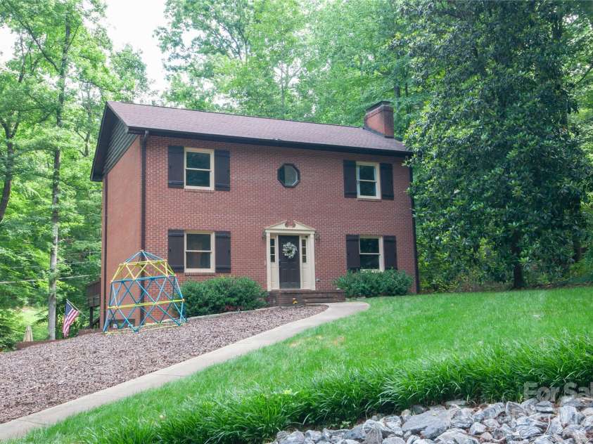 2540 Heritage Circle, Statesville, NC 28625.  MLS# CAR4246736, YatesRealty ID 31639. 