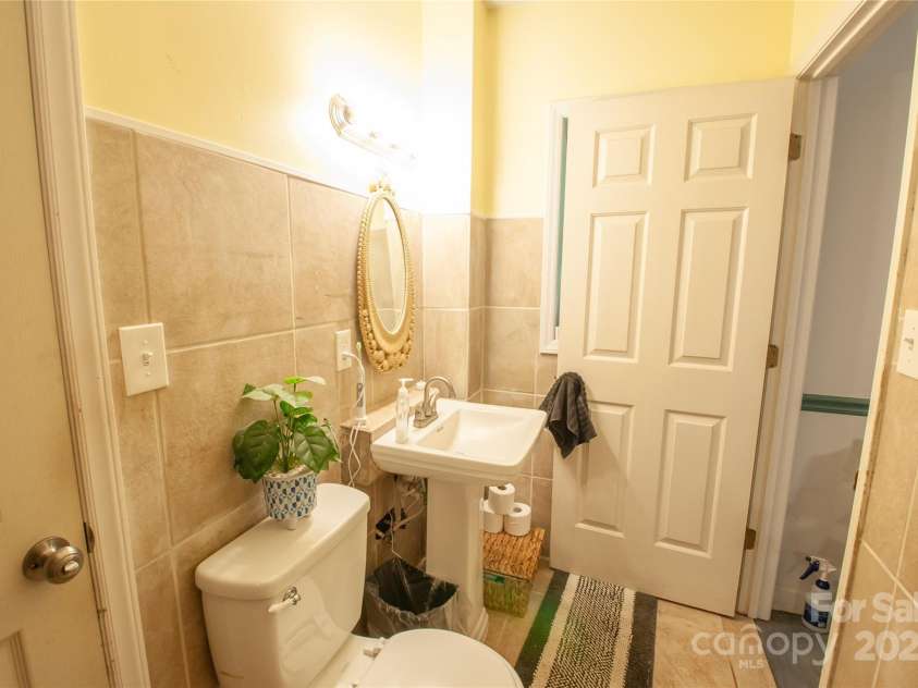 2540 Heritage Circle, Statesville, NC 28625.  MLS# CAR4246736, YatesRealty ID 31639. Basement bathroom