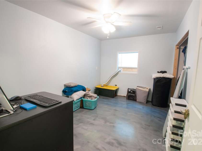 2540 Heritage Circle, Statesville, NC 28625.  MLS# CAR4246736, YatesRealty ID 31639. Basement bedroom
