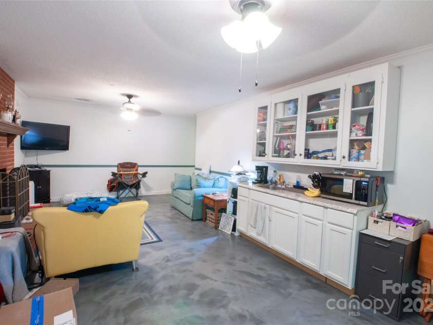 2540 Heritage Circle, Statesville, NC 28625.  MLS# CAR4246736, YatesRealty ID 31639. Spacious finished basement.