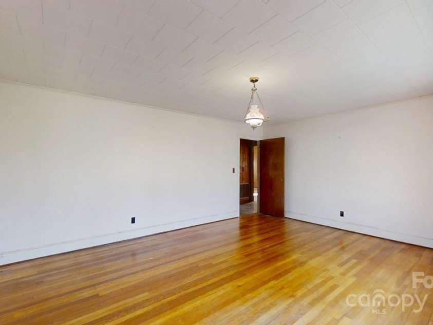 4774 NC 150 Highway, Lincolnton, NC 28092.  MLS# CAR4226558, YatesRealty ID 3164. 