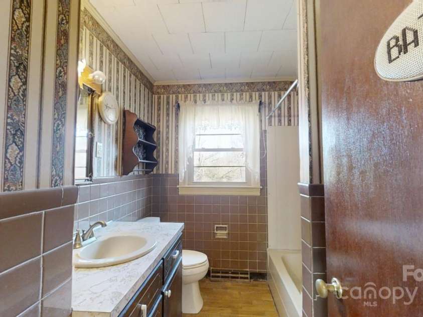 4774 NC 150 Highway, Lincolnton, NC 28092.  MLS# CAR4226558, YatesRealty ID 3164. 