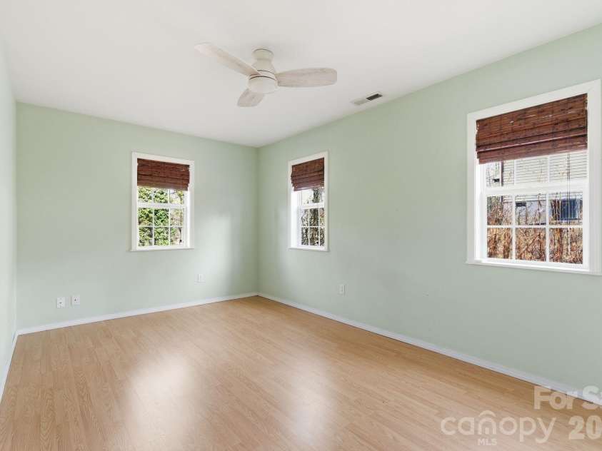 72 Lacey Lane, Hendersonville, NC 28739.  MLS# CAR4308230, YatesRealty ID 3164. Office/Den