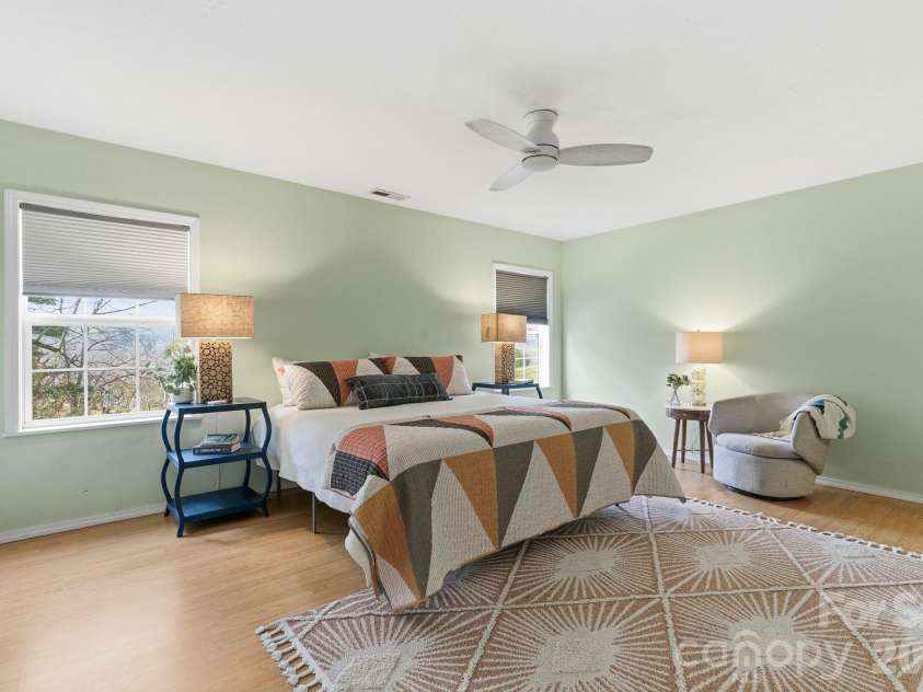 72 Lacey Lane, Hendersonville, NC 28739.  MLS# CAR4308230, YatesRealty ID 3164. Primary Bedroom