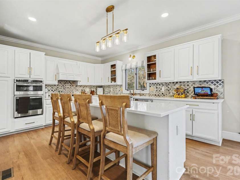 9908 Colvard Circle, Charlotte, NC 28269.  MLS# CAR4332495, YatesRealty ID 3164. 