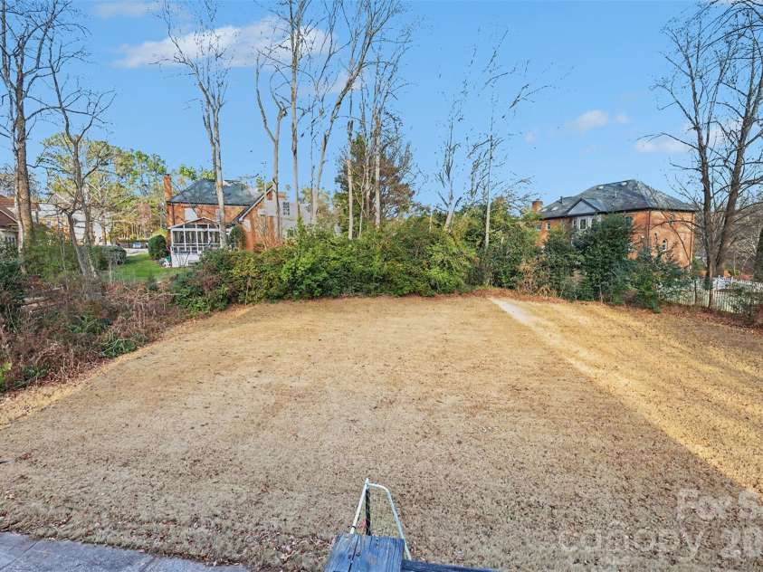 9908 Colvard Circle, Charlotte, NC 28269.  MLS# CAR4332495, YatesRealty ID 3164. Backyard Space